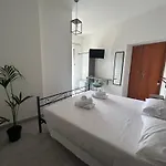 Dimora Dante Affittacamere 4*