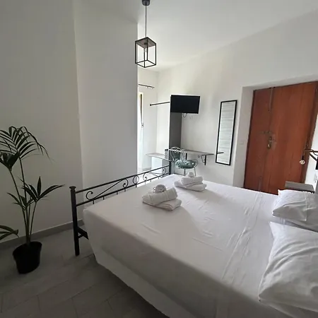 Dimora Dante Gæstehus 4*
